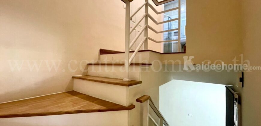 ทาวน์โฮม โกลเด้น ทาวน์ รัตนาธิเบศร์ – สถานีรถไฟฟ้าไทรม้า หลังริม