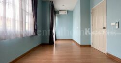 ทาวน์โฮม โกลเด้น ทาวน์ รัตนาธิเบศร์ – สถานีรถไฟฟ้าไทรม้า หลังริม