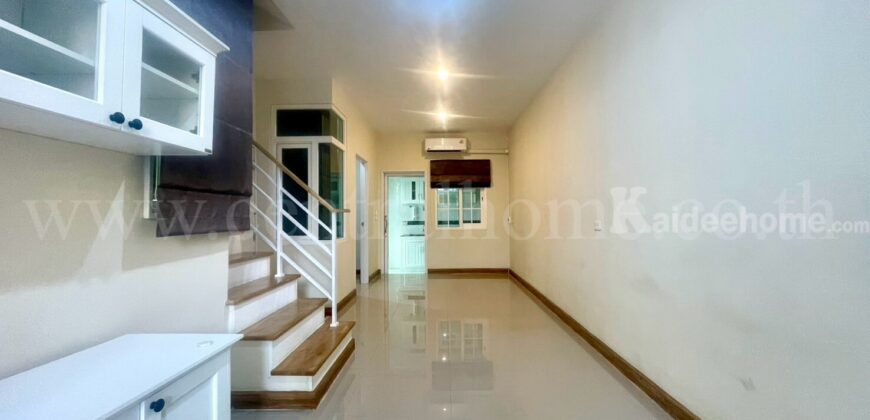 ทาวน์โฮม โกลเด้น ทาวน์ รัตนาธิเบศร์ – สถานีรถไฟฟ้าไทรม้า หลังริม