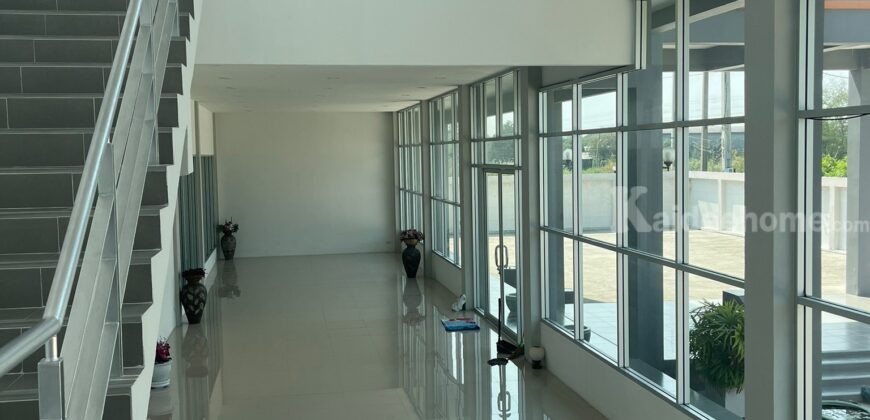 สำนักงานพร้อมคลังสินค้า พื้นที่ 3 ไร่ ถนนบางนา-ตราด กม.23