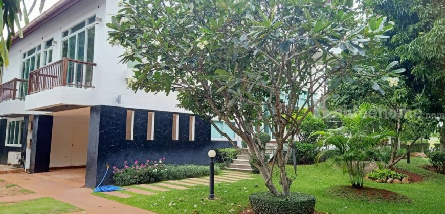 ขายบ้านเขาใหญ่ หมูสี ปากช่อง บ้านพักตากอากาศเขาใหญ่ พาโนวิลล์ ที่ดิน 303 ตร.ว บ้านใหม่พร้อมอยู่ สวยมาก พร้อมสวนต้นไม้ใหญ่ร่มรื่น ใกล้ถนนธนะรัชต์ ท่าช้าง ในโครงการปลอดภัย มี รปภ. ดูแล 087-9074045