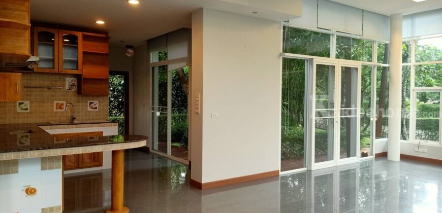 ขายบ้านเขาใหญ่ หมูสี ปากช่อง บ้านพักตากอากาศเขาใหญ่ พาโนวิลล์ ที่ดิน 303 ตร.ว บ้านใหม่พร้อมอยู่ สวยมาก พร้อมสวนต้นไม้ใหญ่ร่มรื่น ใกล้ถนนธนะรัชต์ ท่าช้าง ในโครงการปลอดภัย มี รปภ. ดูแล 087-9074045