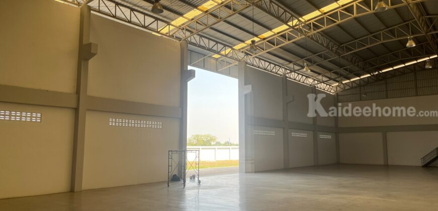 สำนักงานพร้อมคลังสินค้า พื้นที่ 3 ไร่ ถนนบางนา-ตราด กม.23