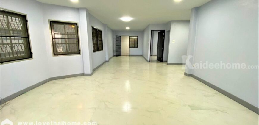 ขายบ้าน รามคำแหง124 ต่อเติมทั้งหลัง พื้นที่กว่า300ตร.เมตร ใกล้รถไฟฟ้าสายสีส้ม-สถานีสัมมากร และมอเตอร์เวย์ทับช้าง