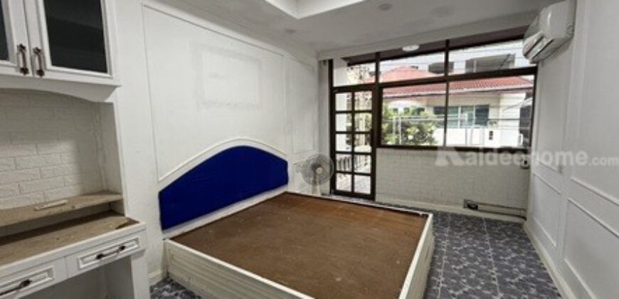 ให้เช่าทาวน์เฮ้าส์ 2ชั้น สุขุมวิท26 ใกล้ รร.โฟร์วิงส์ Line ID 0619636888