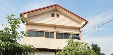 ขายบ้านพร้อมที่ดิน ในตัวเมืองพิษณุโลก 2 ชั้น มีดาดฟ้า พร้อมเข้าอยู่ แถมฟรีเฟอร์ โทร 082-404-8483