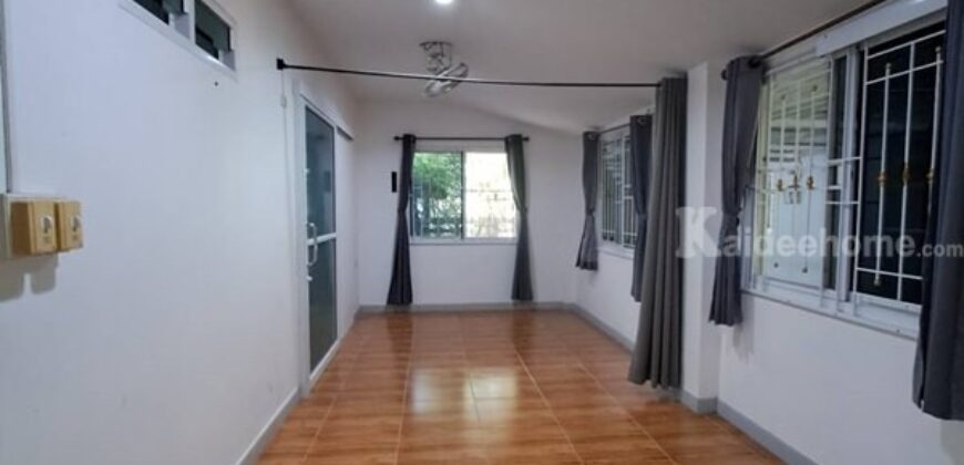 ขายบ้านเดี่ยว 1 ชั้น หมู่บ้านหนองสรวง อ.ศรีประจันต์ สุพรรณบุรี ใกล้โรงเรียน โรงพยาบาล ตลาด โทร 0869220218