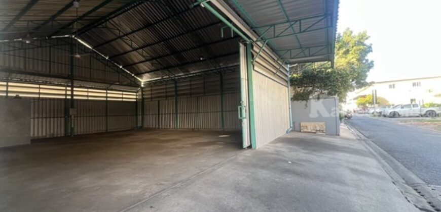 โกดังให้เช่า ซอยสะแกงาม 50 ถนนสะแกงาม เขตบางขุนเทียน กรุงเทพ โทร 081-2972736