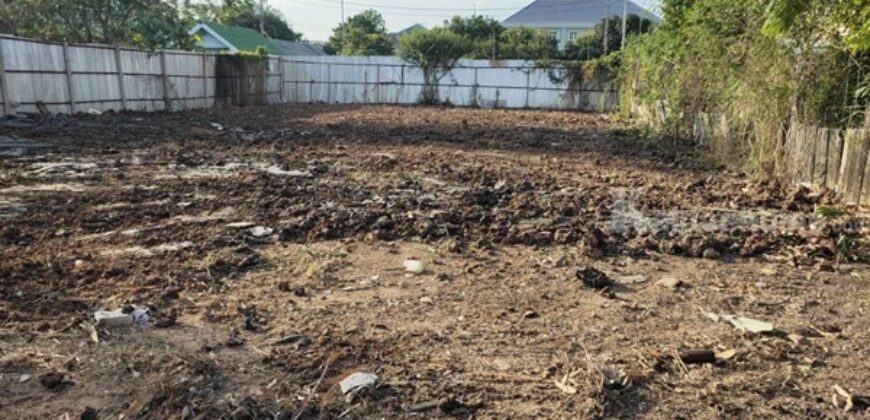 ให้เช่าที่ดิน ราคาถูก มีรั้วกั้น เขตคลองสามวา พื้นที่สวย ถมแล้ว โทร 094-1654287