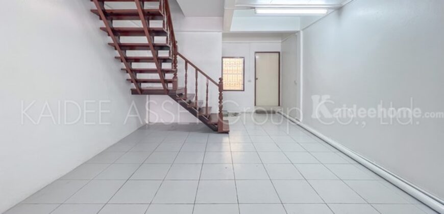 หมู่บ้านไพโรจน์ | ทาวน์เฮ้าส์ ซอย บางนา-ตราด 27 ติดห้าง