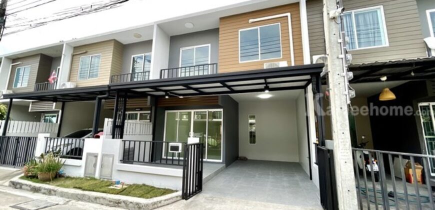 ทาวน์โฮม ใหม่พร้อมอยู่ ใกล้ห้างแฟชั่น เดอะคัลเลอร์ส วงแหวน-รามอินทรา ถ.รามอินทรา ถ.หทัยราษฎร์ ซอยสุเหล่าคลองหนึ่ง เขตคลองสามวา