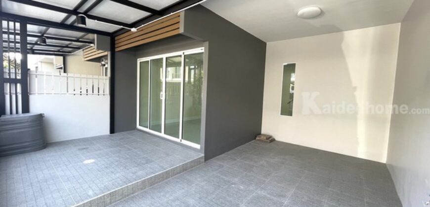 ทาวน์โฮม ใหม่พร้อมอยู่ ใกล้ห้างแฟชั่น เดอะคัลเลอร์ส วงแหวน-รามอินทรา ถ.รามอินทรา ถ.หทัยราษฎร์ ซอยสุเหล่าคลองหนึ่ง เขตคลองสามวา