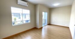 ทาวน์โฮม ใหม่พร้อมอยู่ ใกล้ห้างแฟชั่น เดอะคัลเลอร์ส วงแหวน-รามอินทรา ถ.รามอินทรา ถ.หทัยราษฎร์ ซอยสุเหล่าคลองหนึ่ง เขตคลองสามวา