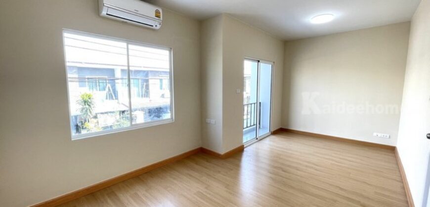 ทาวน์โฮม ใหม่พร้อมอยู่ ใกล้ห้างแฟชั่น เดอะคัลเลอร์ส วงแหวน-รามอินทรา ถ.รามอินทรา ถ.หทัยราษฎร์ ซอยสุเหล่าคลองหนึ่ง เขตคลองสามวา