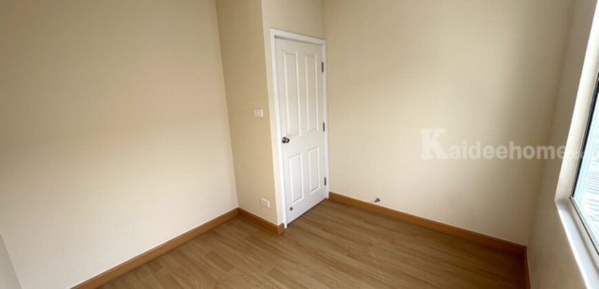 ทาวน์โฮม ใหม่พร้อมอยู่ ใกล้ห้างแฟชั่น เดอะคัลเลอร์ส วงแหวน-รามอินทรา ถ.รามอินทรา ถ.หทัยราษฎร์ ซอยสุเหล่าคลองหนึ่ง เขตคลองสามวา