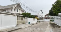 ขายบ้านเดี่ยวปุณณวิถี สุขุมวิท หมู่บ้านเมืองทอง 149 ตร.ว หลังมุม 4ห้องนอน พร้อมอยู่ ทำเลดี ใกล้BTS ออกวชิรธรรม อุดมสุข ศรีนครินทร์ได้ หมู่บ้านเงียบสงบ ไม่เสียค่าส่วนกลาง บรรยากาศดี เดินออกกำลังกายรอบหมู่บ้านชิวๆ 087-9074045