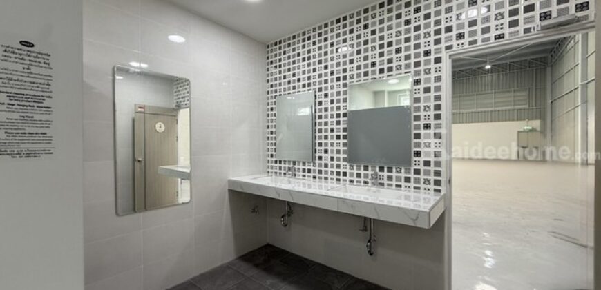 รหัสC6800 ให้เช่าโกดังพร้อมออฟฟิศ ขนาด 400 และ 600 ตารางเมตร ย่านถนนรามอิทรา ใกล้ BTS วัชรพล