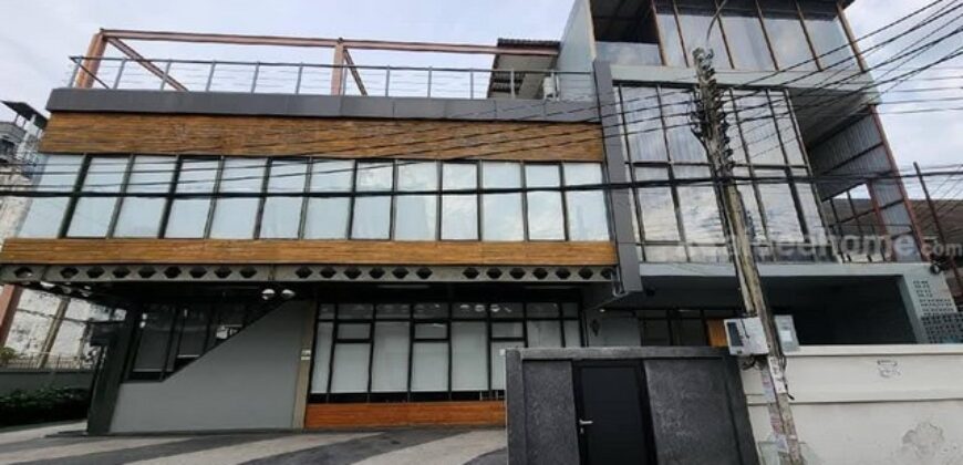 รหัสC6802 ให้เช่าอาคารสำนักงาน 3ชั้น ใกล้ถนนใหญ่ ย่านถนนติวานนท์ นนทบุรี