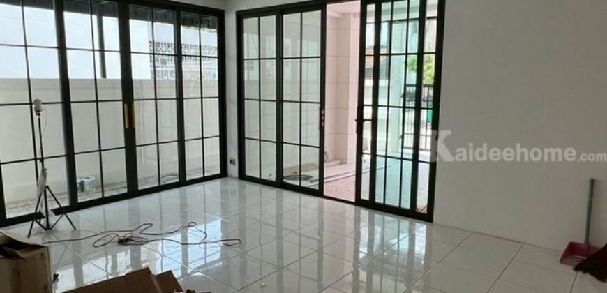 รหัสC6805 ให้เช่าทาวน์โฮม 4ชั้น ลาดพพร้าว-วังหิน ทำเลดีเดินทางสะดวก ใกล้รัชดาภิเษก32 เสนานิคม พหลโยธิน