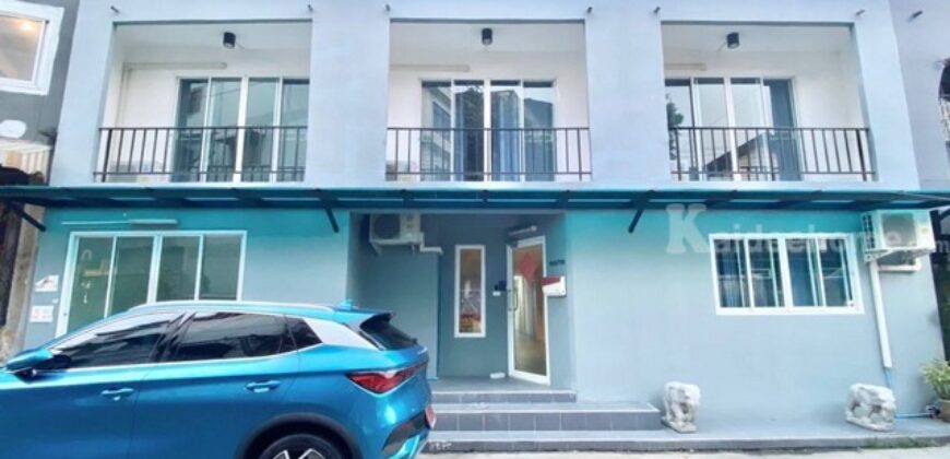 รหัสC6806 ให้เช่าอาคารพาณิชย์ 2ชั้น 3คูหา เหมาะทำโฮมออฟฟิศ ย่านสุขุมวิท อุดมสุข ใกล้ศรีนครินทร์