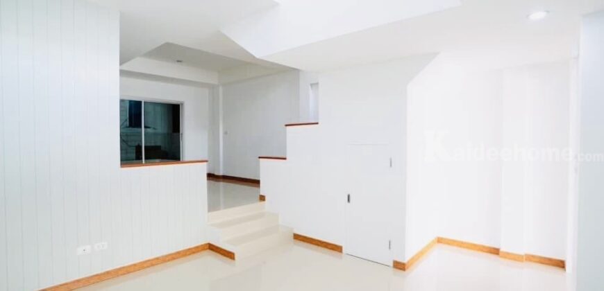 vายบ้าน เออเบิร์นธารา รีโนเวทแล้ว – ทิศใต้ หน้าบ้านไม่ชนใคร