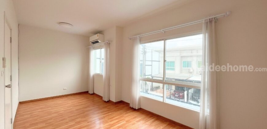 ทาวน์โฮม เจ ทาวน์ เอ็กคลูซีฟ รังสิต – คลอง 1 (หลังมุม) ถ.เลียบคลองรังสิต ธัญบุรี ปทุมธานี :J Town Exclusive Rangsit – Klong 1