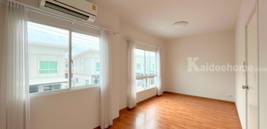 ทาวน์โฮม เจ ทาวน์ เอ็กคลูซีฟ รังสิต – คลอง 1 (หลังมุม) ถ.เลียบคลองรังสิต ธัญบุรี ปทุมธานี :J Town Exclusive Rangsit – Klong 1