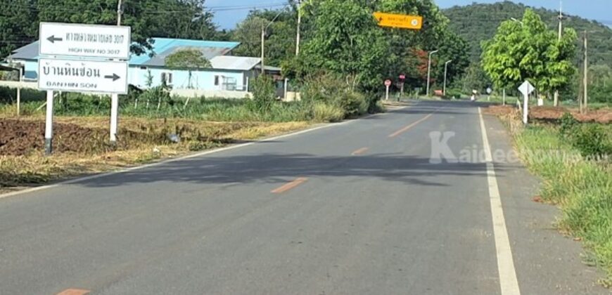 ขายที่ดินแปลงสวย 12 ไร่ 2 งาน ติดถนน 3 ด้าน เหมาะแบ่งจัดสรรขาย ปลูกบ้าน หรือทำสวนเกษตร โทร. 094-5276439