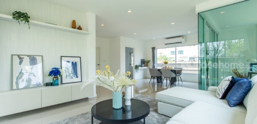 แสงสว่างกับการสร้างบรรยากาศ ในบ้านแฝดประชาอุทิศ