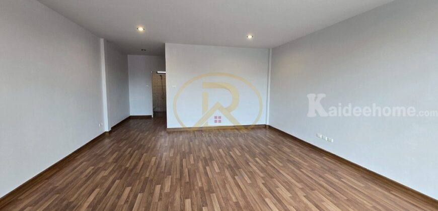 ให้เช่าอาคารพาณิชย์ หน้าหมู่บ้านมณีรินทร์ กรีนพาร์ค อ่างศิลา (ซอยวัดเตาปูน) ตึกใหม่ สวย ทำเลดี ต.เสม็ด อ.เมืองชลบุรี จ.ชลบุรี