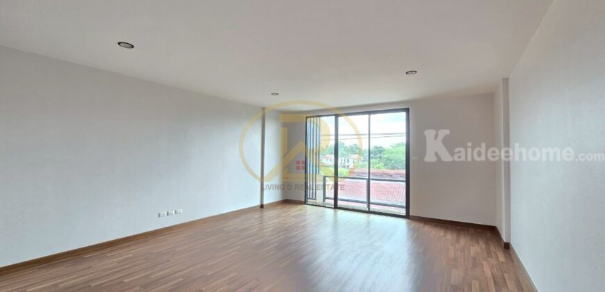 ให้เช่าอาคารพาณิชย์ หน้าหมู่บ้านมณีรินทร์ กรีนพาร์ค อ่างศิลา (ซอยวัดเตาปูน) ตึกใหม่ สวย ทำเลดี ต.เสม็ด อ.เมืองชลบุรี จ.ชลบุรี