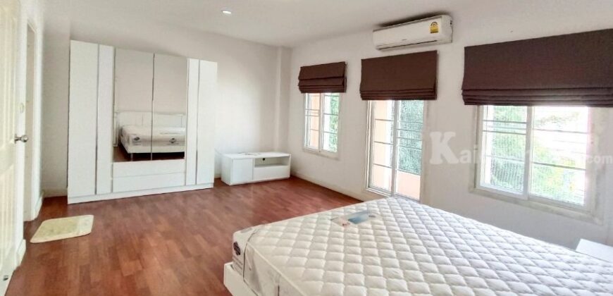 ทาวน์โฮมหรู (หลังริม ไซส์ใหญ่) หมู่บ้านเออร์เบิน สาทร (ขนาด 39 ตร.ว.) ติดถ.ราชพฤกษ์ บางจาก บางแวก ภาษีเจริญ ใกล้สาทรเพียง 8 กม. : URBAN SATHORN