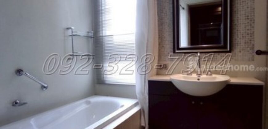 Riverside condo for Rent Watermark Chaophraya 2 beds with river view near BTS Saphan Taksin