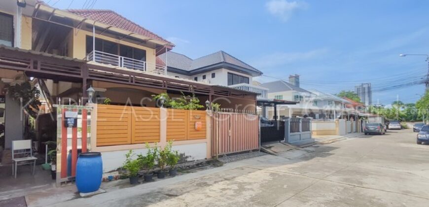 บ้านแฝด ซอย รัตนาธิเบศร์ 22 ติวานนท์ 25 ( แผ่นดินทอง )