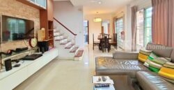 ทาวน์โฮมหรู (หลังริม ไซส์ใหญ่) หมู่บ้านเออร์เบิน สาทร (ขนาด 39 ตร.ว.) ติดถ.ราชพฤกษ์ บางจาก บางแวก ภาษีเจริญ ใกล้สาทรเพียง 8 กม. : URBAN SATHORN