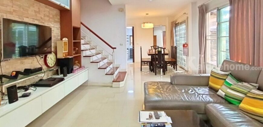 ทาวน์โฮมหรู (หลังริม ไซส์ใหญ่) หมู่บ้านเออร์เบิน สาทร (ขนาด 39 ตร.ว.) ติดถ.ราชพฤกษ์ บางจาก บางแวก ภาษีเจริญ ใกล้สาทรเพียง 8 กม. : URBAN SATHORN