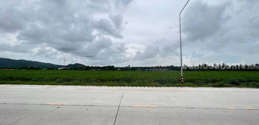 ขายที่ดินแปลงใหญ่ ทำเลทอง ห้วยโป่ง ระยอง 120-0-55.9 ไร่ ขายที่ดินแปลงใหญ่ ทำเลทอง ห้วยโป่ง ระยอง 120-0-55.9 ไร่