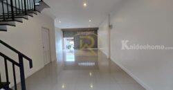 ให้เช่าอาคารพาณิชย์ หน้าหมู่บ้านมณีรินทร์ กรีนพาร์ค อ่างศิลา (ซอยวัดเตาปูน) ตึกใหม่ สวย ทำเลดี ต.เสม็ด อ.เมืองชลบุรี จ.ชลบุรี