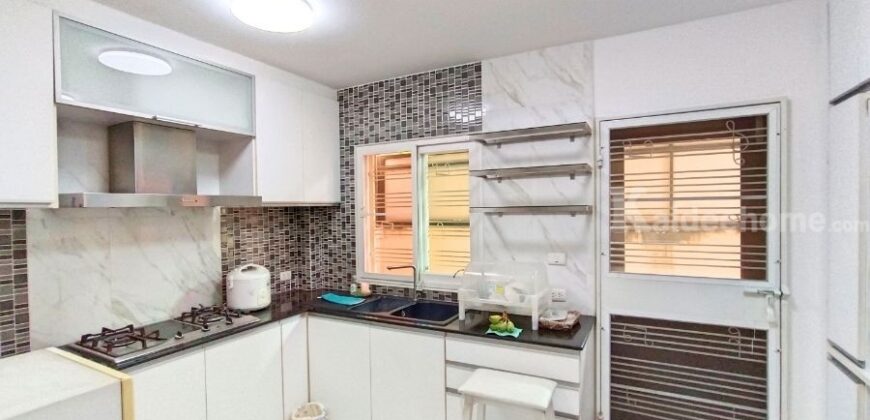 ทาวน์โฮมหรู (หลังริม ไซส์ใหญ่) หมู่บ้านเออร์เบิน สาทร (ขนาด 39 ตร.ว.) ติดถ.ราชพฤกษ์ บางจาก บางแวก ภาษีเจริญ ใกล้สาทรเพียง 8 กม. : URBAN SATHORN