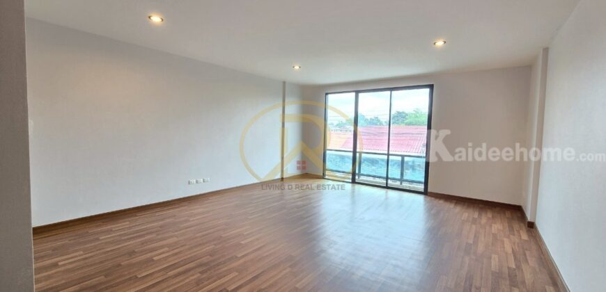 ให้เช่าอาคารพาณิชย์ หน้าหมู่บ้านมณีรินทร์ กรีนพาร์ค อ่างศิลา (ซอยวัดเตาปูน) ตึกใหม่ สวย ทำเลดี ต.เสม็ด อ.เมืองชลบุรี จ.ชลบุรี