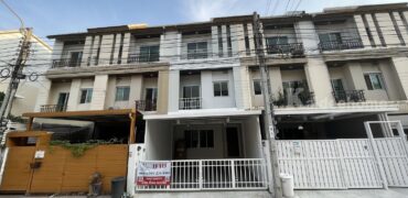 เออเบิร์นธารา สุขสวัสดิ์70 รีโนเวทเรียบร้อย ราคาพิเศษ ซื้อเฟอร์นิเจอร์เข้ามาอย่างเดียว