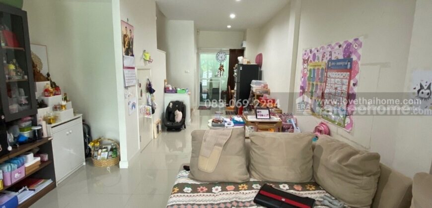 ขายทาวน์โฮม3ชั้น เคหะร่มเกล้า72 ม.นลินซิตี้2 ห่างถนนเคหะร่มเกล้า20เมตร