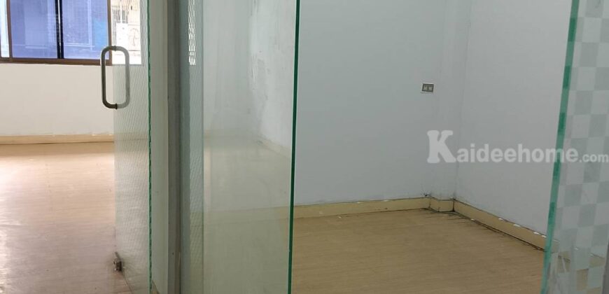 ให้เช่าอาคารพาณิชย์5ชั้น จันทน์32 มีห้องน้ำและห้องนอนทุกชั้น ใกล้สถานีรถไฟฟ้าสุรศักดิ์ มีที่จอดรถ เหมาะสำหรับทำธุรกิจหรืออยู่อาศัย