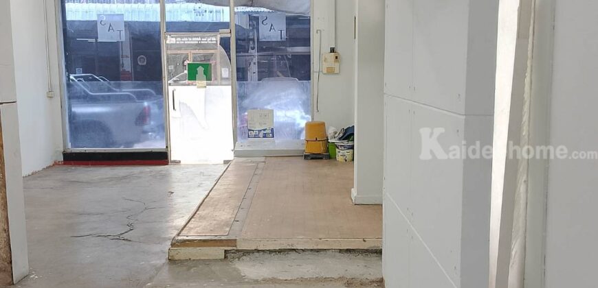 ให้เช่าอาคารพาณิชย์5ชั้น จันทน์32 มีห้องน้ำและห้องนอนทุกชั้น ใกล้สถานีรถไฟฟ้าสุรศักดิ์ มีที่จอดรถ เหมาะสำหรับทำธุรกิจหรืออยู่อาศัย