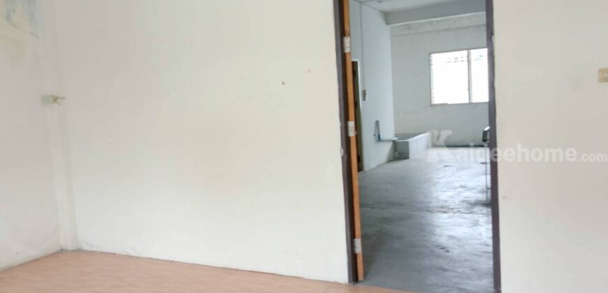 ให้เช่าอาคารพาณิชย์5ชั้น จันทน์32 มีห้องน้ำและห้องนอนทุกชั้น ใกล้สถานีรถไฟฟ้าสุรศักดิ์ มีที่จอดรถ เหมาะสำหรับทำธุรกิจหรืออยู่อาศัย