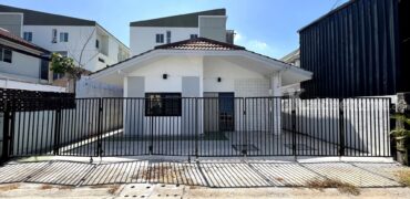 ขายบ้านรามคำแหง 148 บ้านริมสวน รีโนเวทใหม่ ใกล้ถนนรามคำแหง 600 เมตร บ้านชั้นเดียว ขนาด 32 ตารางวา
