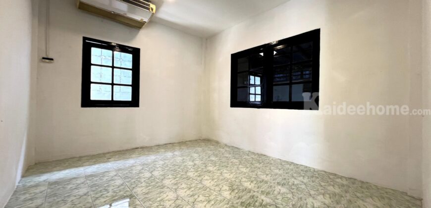 ขายบ้านรามคำแหง 148 บ้านริมสวน รีโนเวทใหม่ ใกล้ถนนรามคำแหง 600 เมตร บ้านชั้นเดียว ขนาด 32 ตารางวา