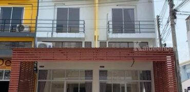 ให้เช่าตึก ราคาถูกเพียง 13,000 บ/ด 2คูหาทะลุติดกัน ห้องมุม ทำเลดี อยู่ตรงคลองหกใกล้บิ๊กซี ซอย เบญจทรัพย์ โทร 0814664597