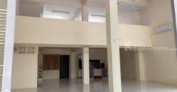 ให้เช่าตึก ราคาถูกเพียง 13,000 บ/ด 2คูหาทะลุติดกัน ห้องมุม ทำเลดี อยู่ตรงคลองหกใกล้บิ๊กซี ซอย เบญจทรัพย์ โทร 0814664597