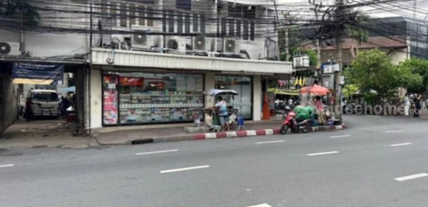 ให้เช่าพื้นที่ร้านค้าสไตล์วินเทจ ถ.นเรศ บางรัก มี 31,32,96 ตรม. อยู่ชั้น 1 เหมาะสำหรับ ร้านอาหาร (มีดนตรี), ร้านค้า อื่นๆ ใกล้ถนนสาธร สีลม สุรวงศ์       